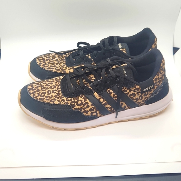 Adidas - Picture 1 of 5